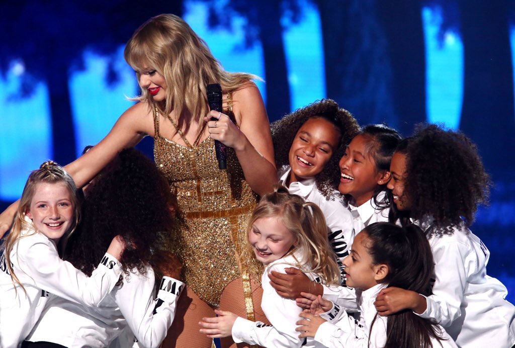 Taylor Swift and the foster kids